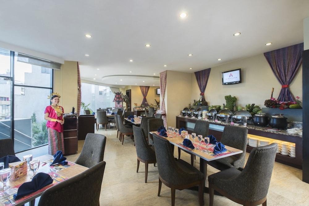 Almadera Hotel Макасар Екстериор снимка