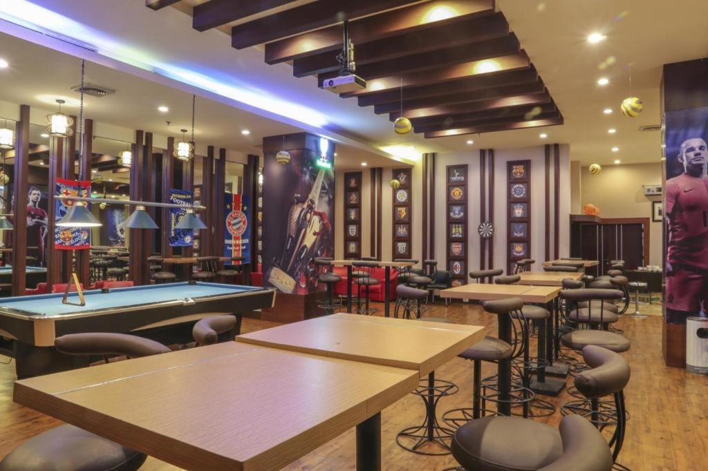 Almadera Hotel Макасар Екстериор снимка