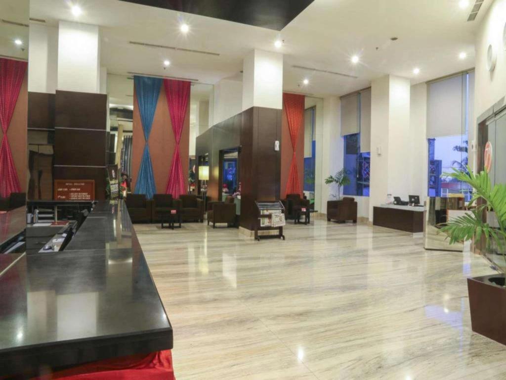 Almadera Hotel Макасар Екстериор снимка