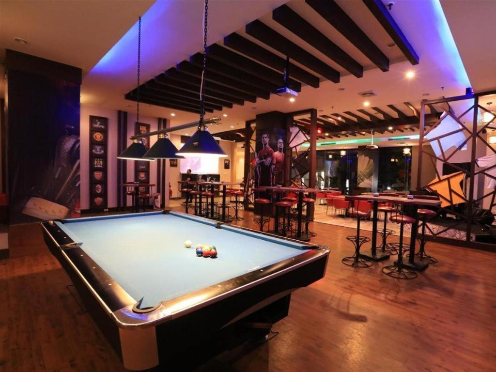 Almadera Hotel Макасар Екстериор снимка