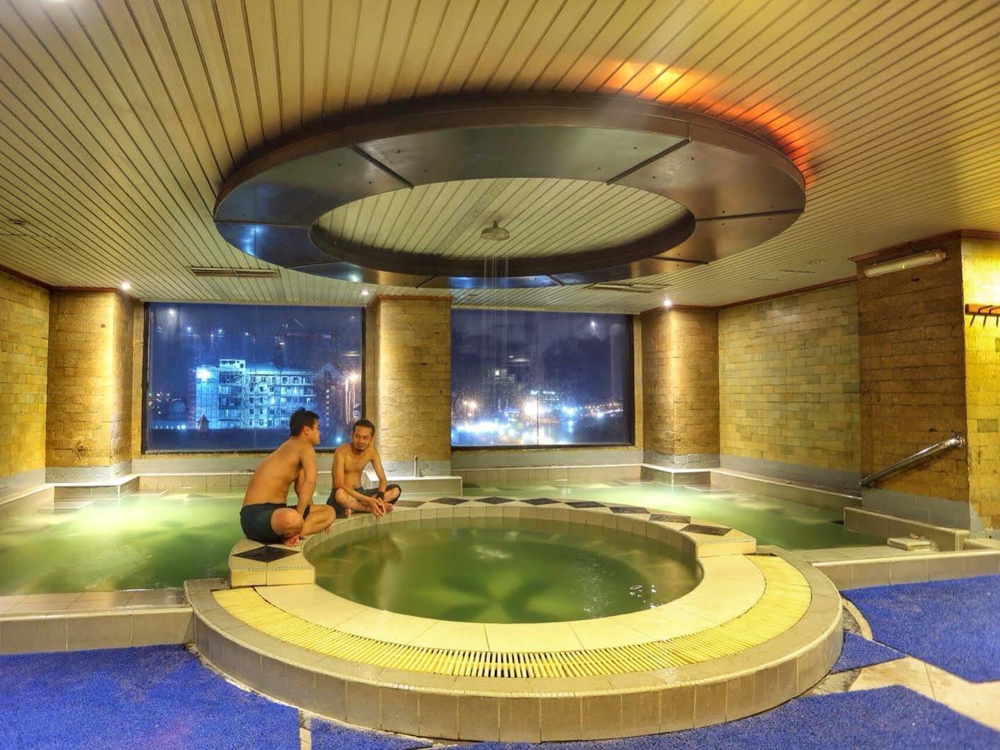 Almadera Hotel Макасар Екстериор снимка