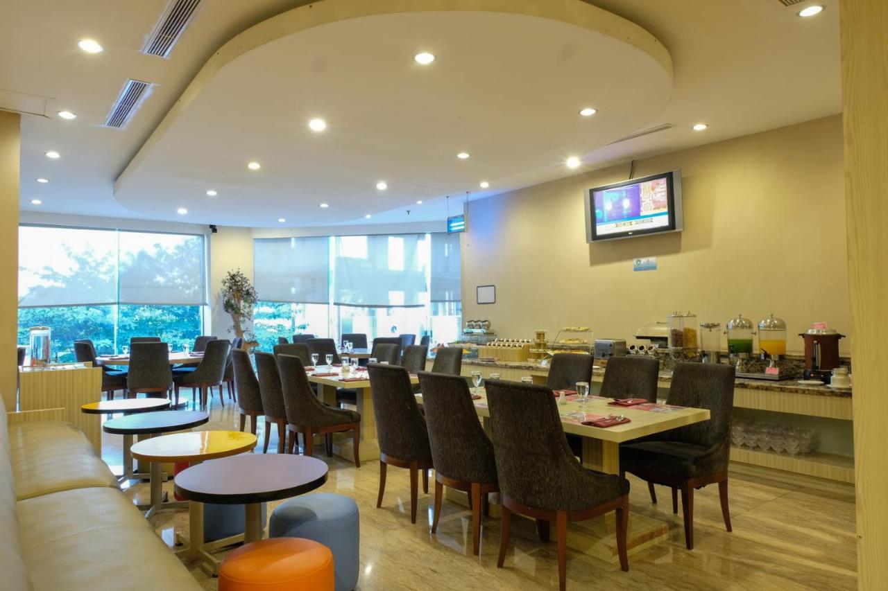 Almadera Hotel Макасар Екстериор снимка