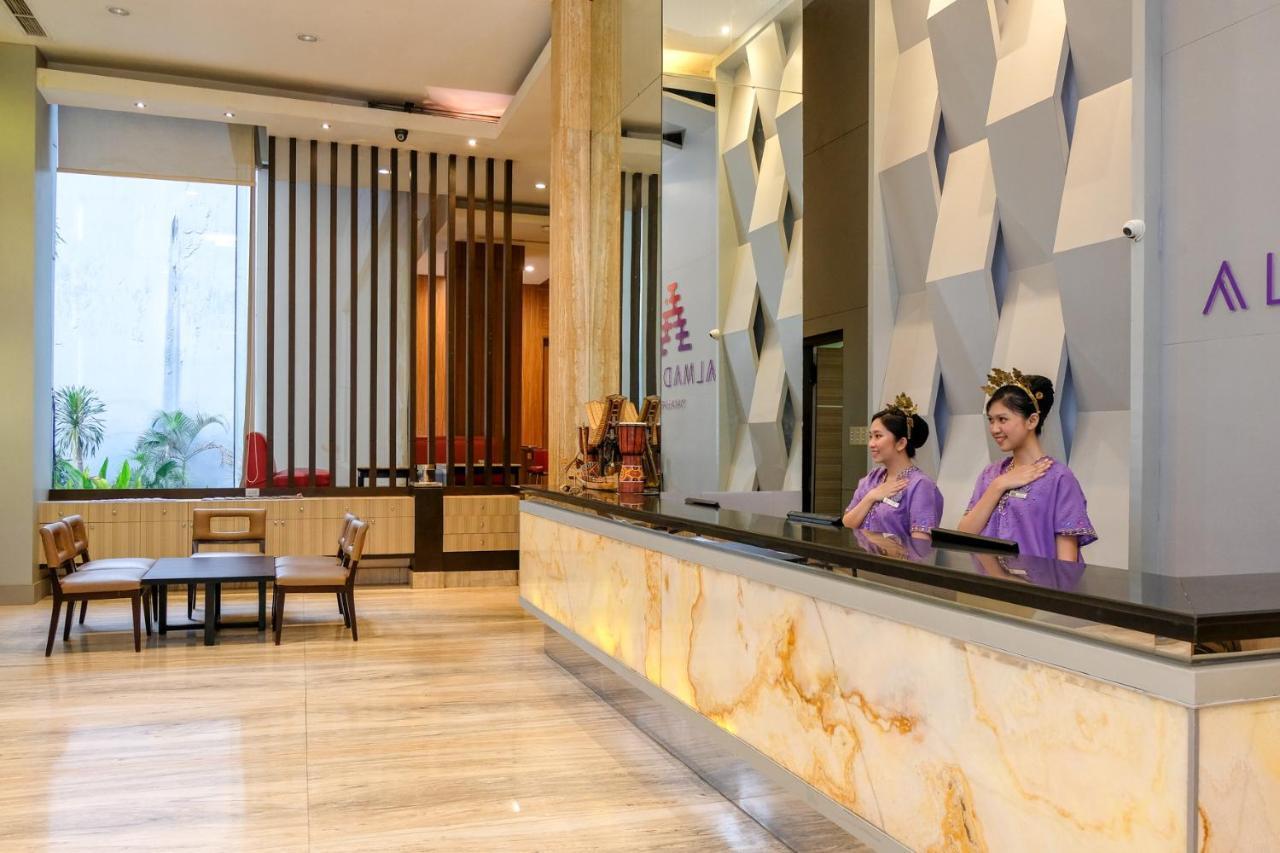 Almadera Hotel Макасар Екстериор снимка